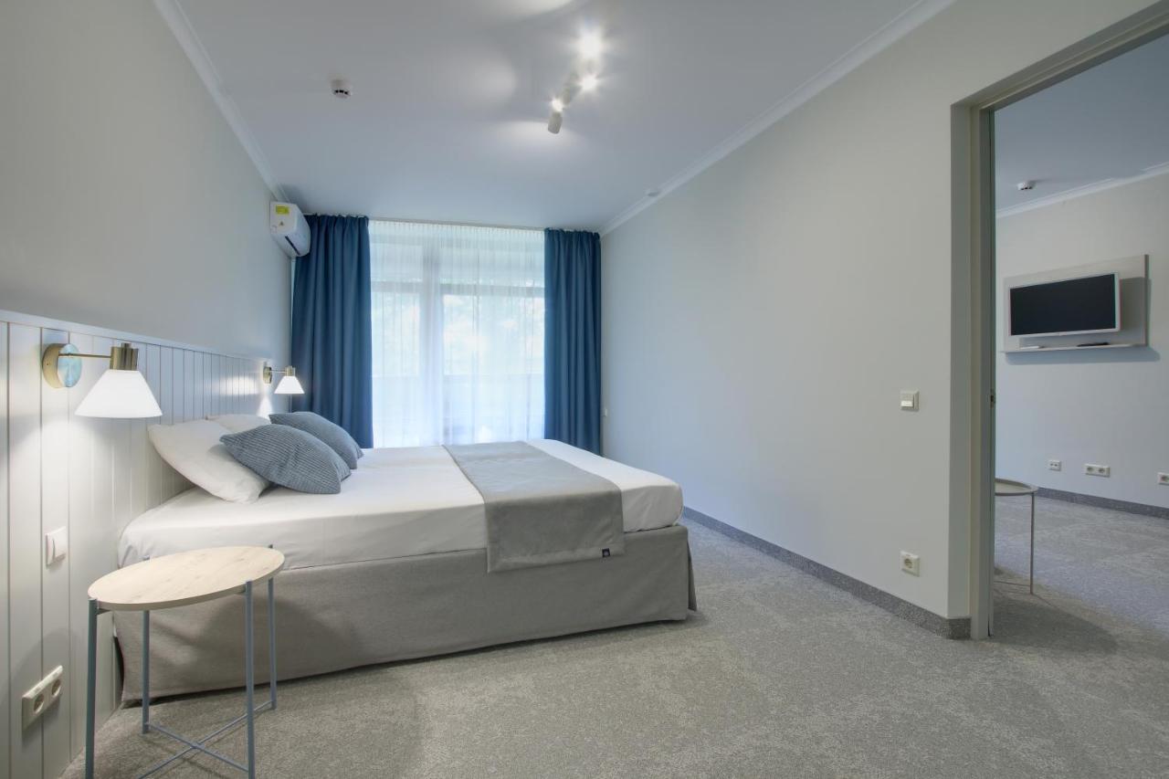 Marine Hotel Jūrkalne エクステリア 写真