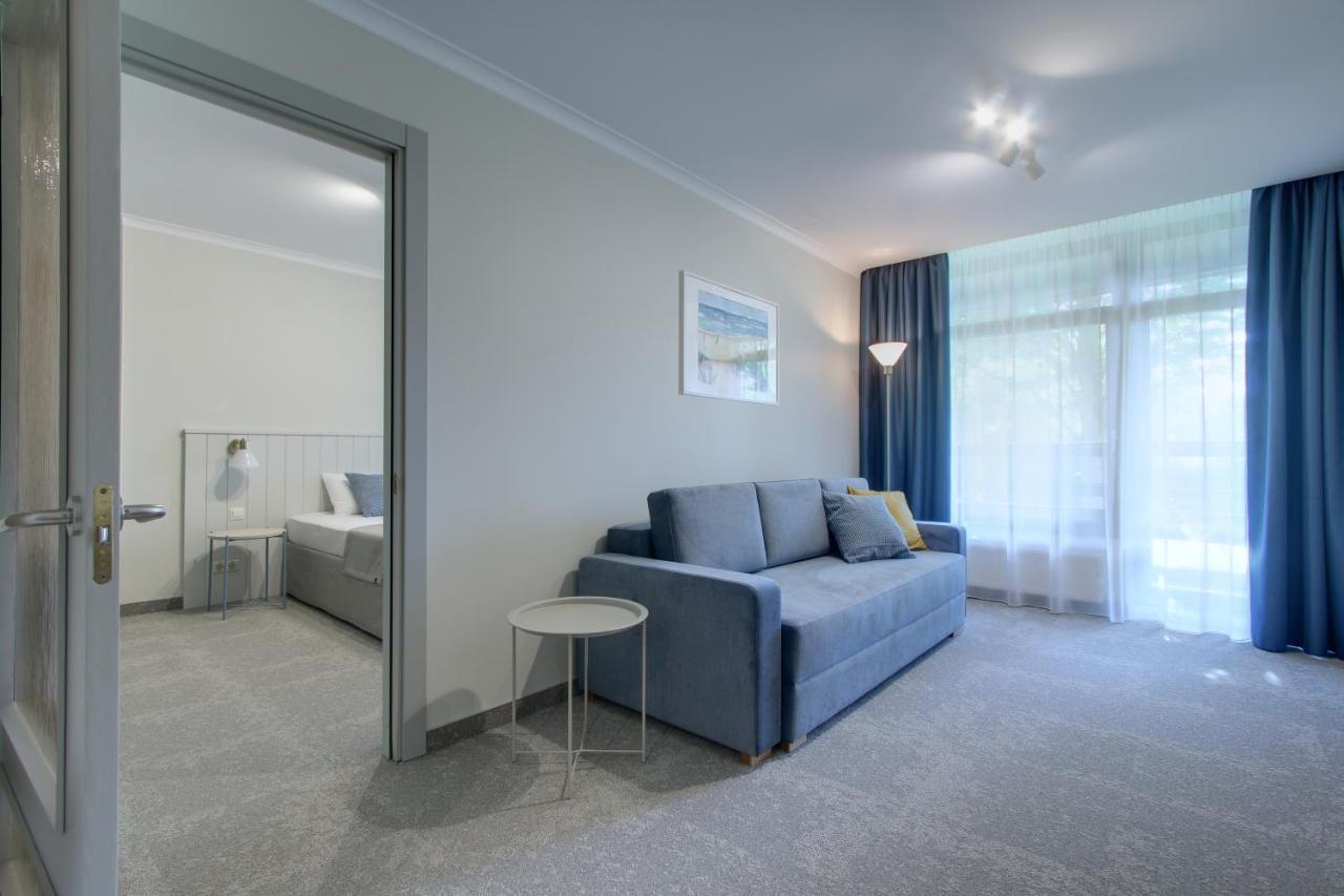 Marine Hotel Jūrkalne エクステリア 写真